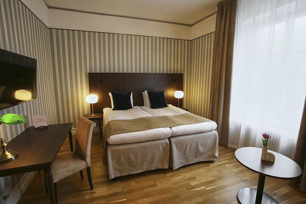 Skara Stadshotell Екстер'єр фото