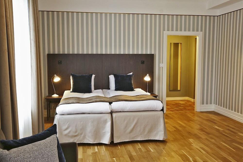 Skara Stadshotell Екстер'єр фото